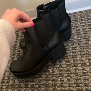NEW PLATFORM BOOTS